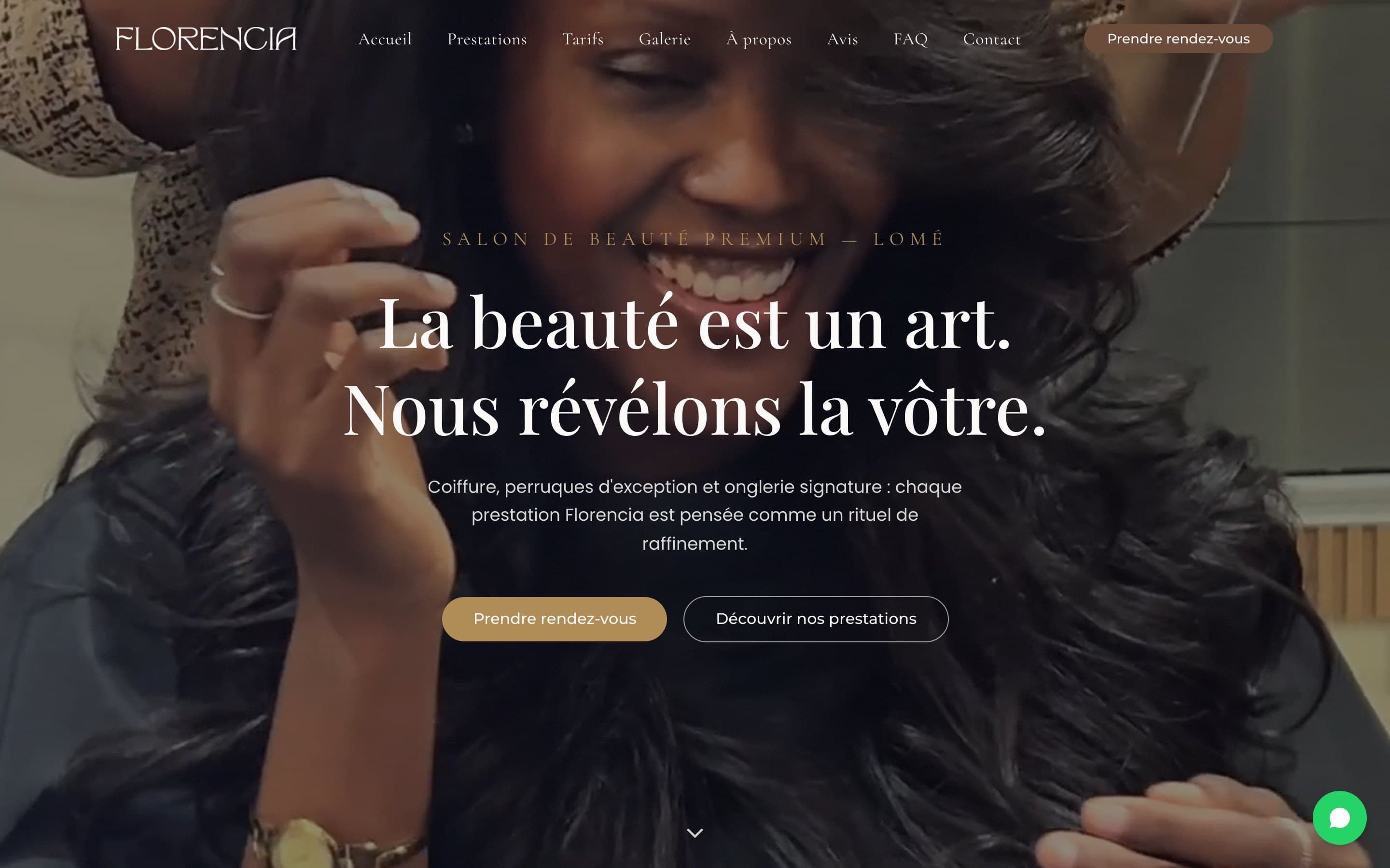 Page d'accueil du site Florencia : photographie plein écran et accroche « La beauté est un art »